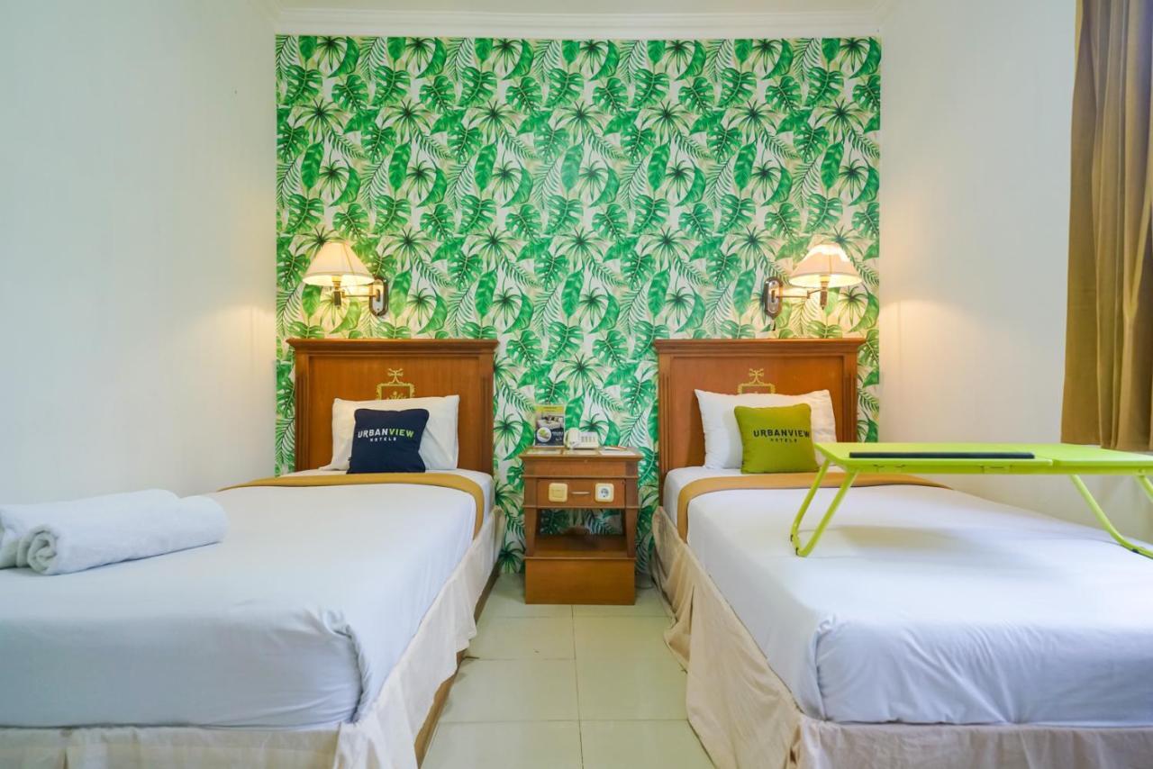 Urbanview By Millenium Hotel Pangkal Pinang Exterior photo