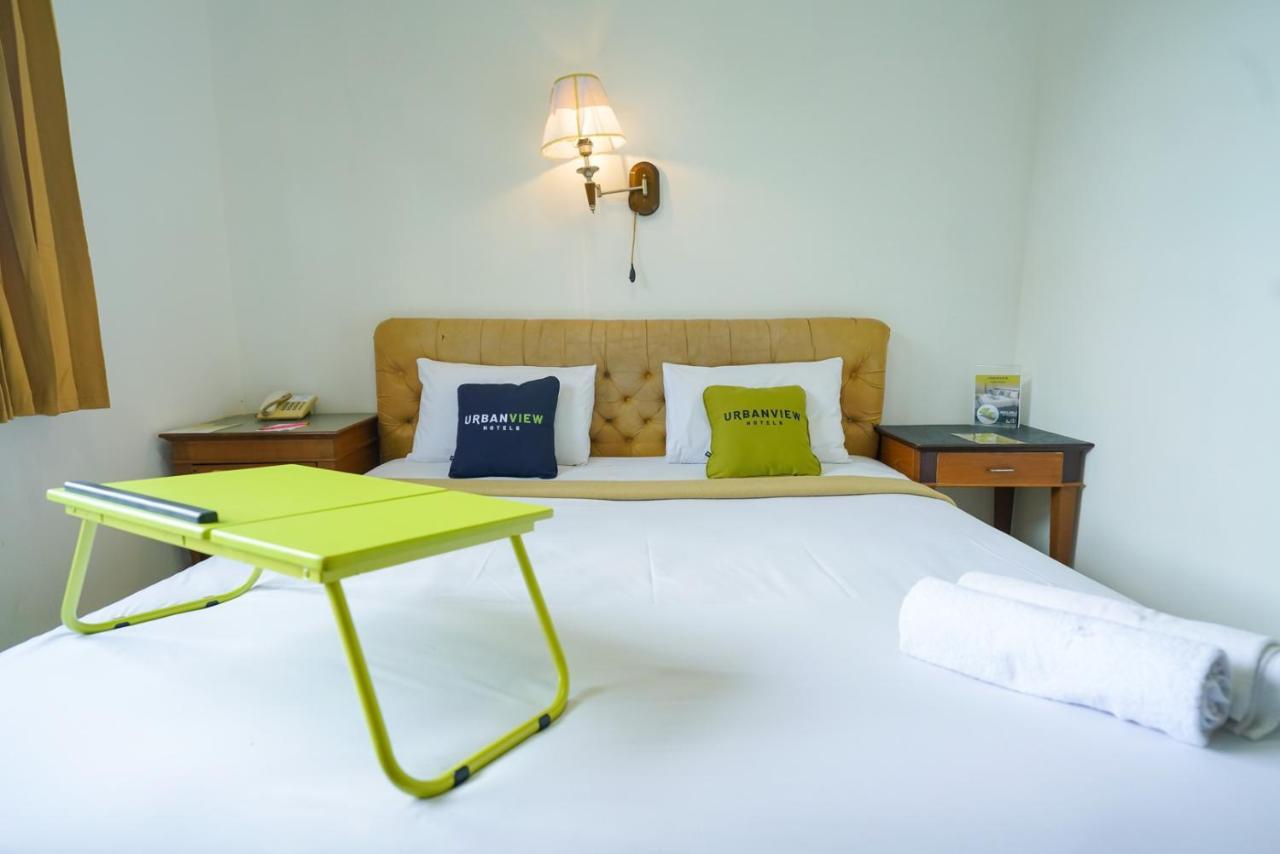 Urbanview By Millenium Hotel Pangkal Pinang Exterior photo