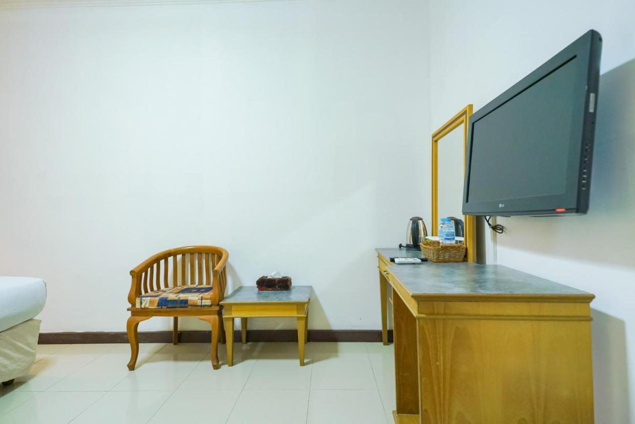 Urbanview By Millenium Hotel Pangkal Pinang Exterior photo